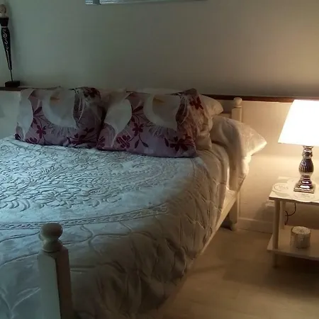 Fleur De Soleil Bed & Breakfast